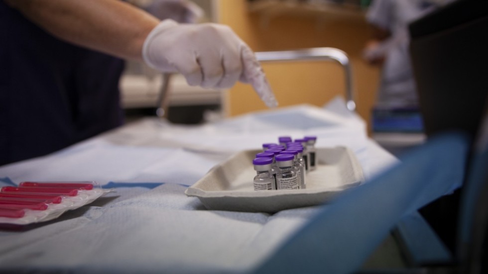 Region Östergötland går vidare med vaccinationerna av äldre. I början av nästa vecka får alla invånare mellan 85 och 89 år ett brev med information om hur de kan boka tid för vaccinering.