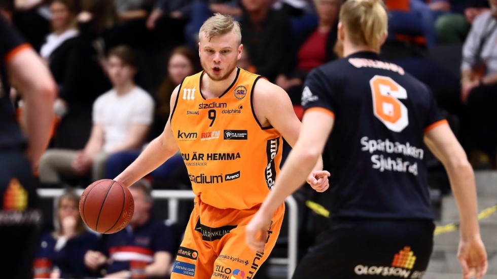 Anton Saks, 31, har tagit beslutet att sluta spela basket.