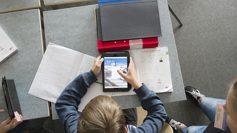Framtidssatsningar i skolan har en tendens att rinna ut i sanden, menar skribenten.