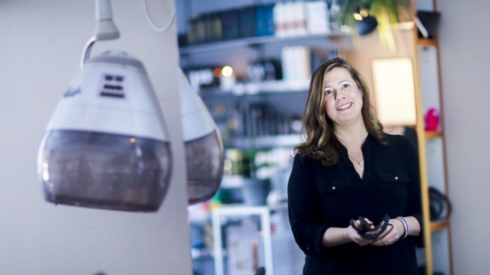 Anna Holmbom, frisör i Luleå, fick problem med coronastödet.