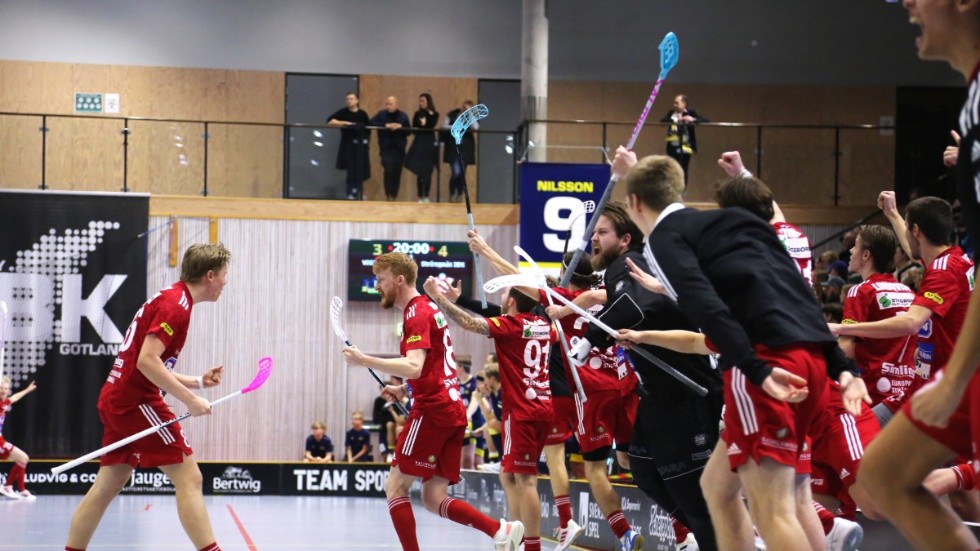 Strängnäs IBK fick jubla hela 13 gånger i premiärsegern mot Hudik/Björkberg.