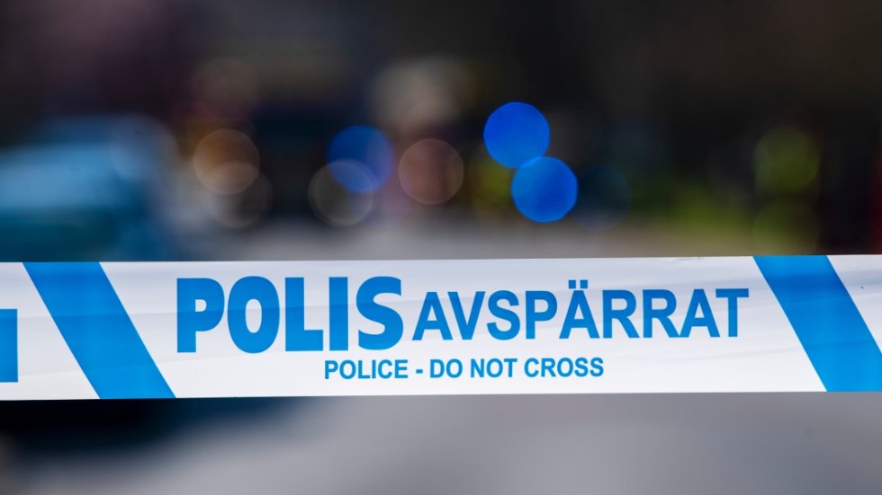 En man har hittats död i Västerås. Polisen har inlett en förundersökning om mord. Arkivbild.
