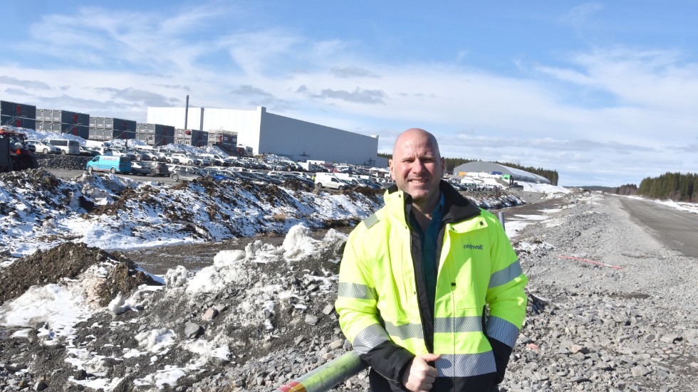 ”Min roll är att se till att alla gör det uppdrag de har till produktionsutrustningen är på plats och slås på.”, säger Christopher Gorelczenko, Sr. Director of Commissioning vid Northvolt Ett.