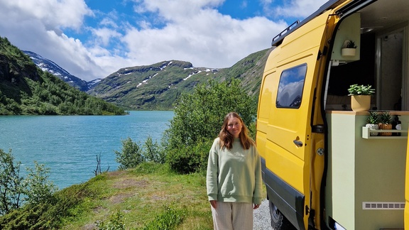 Alexandra lämnade allt för ett rullande hem på vägarna i Europa