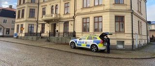 Polis var på plats vid Stadshotellet i Skänninge igen 