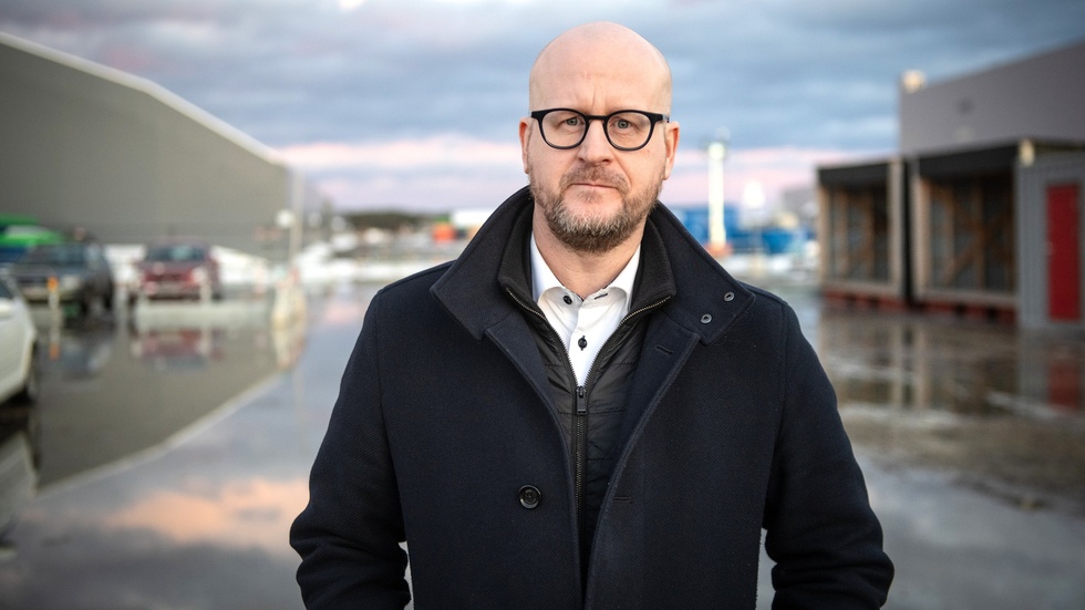 Fredrik Sundin har arbetat som jurist och konkursförvaltare på Ackordcentralen i 15 år. Nu är han en av dem som har ansvar över batterifabriken i Skellefteå.
