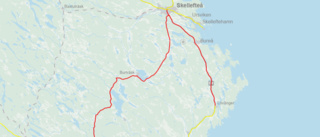 Mycket besvärligt väglag söder om Skellefteå