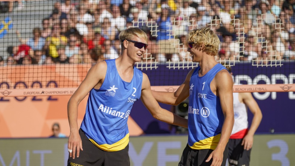 Jonatan Hellvig och David Åhman vid EM i fjol. Nu är de klara för semifinal i EM i Wien. Arkivbild.