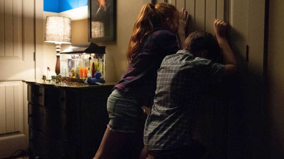 Syskonparet Tim (Brenton Thwaiten) och Kaylie (Karen Gillan) står i centrum i skräckfilmen "Oculus".