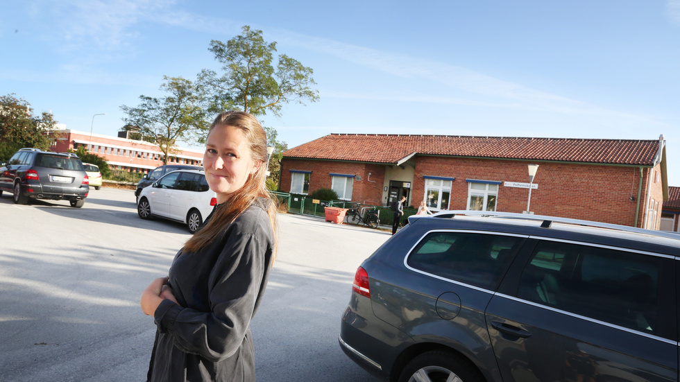 ”Jag förstår den ekonomiska situationen, men det finns fler och mjuka värden och jag saknar barnens perspektiv”, sade föräldern Anna Wejde dagen efter beskedet om att Polhemskolan kan komma att läggas ner. Nu har politikerna gått vidare med planerna.