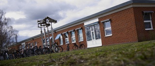 Föräldrar rasande efter ungdomsförbundets kampanj utanför skola