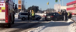 Flera fordon inblandade i trafikolycka