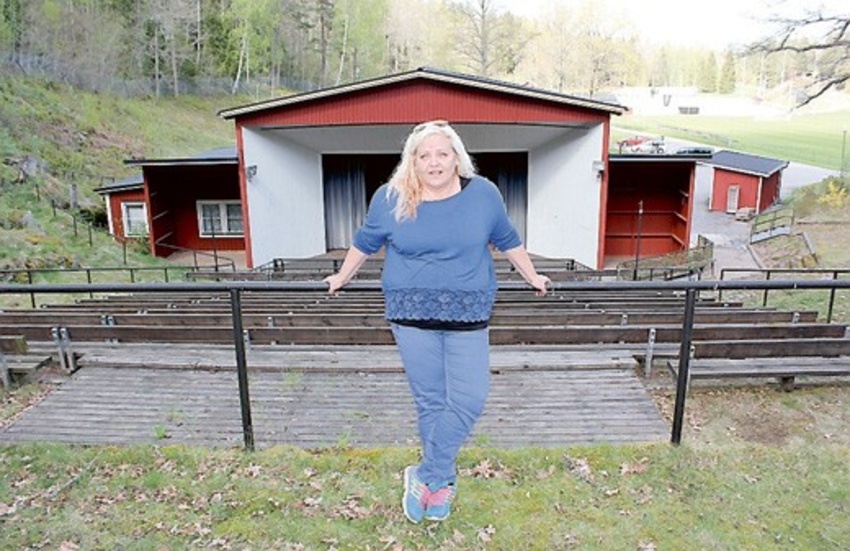 Scenen med sin amfiteater är unik och ger en riktig retrokänsla. Här tog drygt 6 000 personer plats för att se Carola 1983. "Många artister tycker det blir en väldigt speciell stämning här, med skog och berg högt bakom publiken", säger Sanne Swahn.