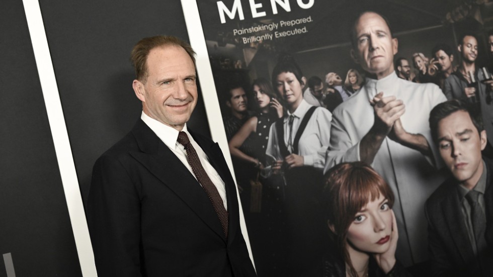 Ralph Fiennes, som spelar mästerkocken Slowik, på världspremiären för "The menu" i New York.