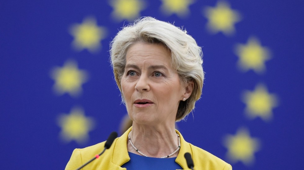 EU-kommissionens ordförande Ursula von der Leyen talar inför EU-parlamentet i Strasbourg.