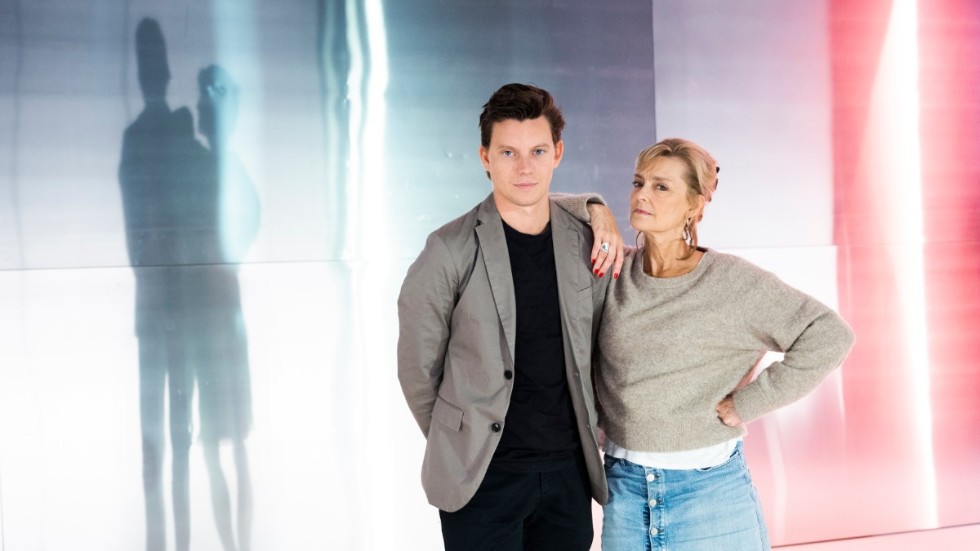 Rasmus Luthander och Marie Richardson spelar huvudrollerna när "Mandomsprovet" sätts upp på Stadsteatern, i Kulturhuset Stockholm.