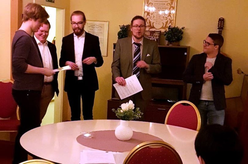 Fem unga sångare underhöll under Hortlax manskörs årsmöte. Från vänster Anders Brännström, Kenneth Holmgren, Jonatan Brundin, Daniel Åberg och Fredrik Reschke.