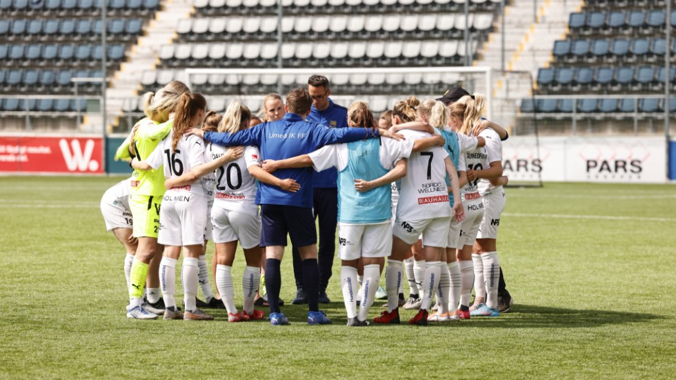 Damallsvenska Umeå IK är en av idrottsföreningarna i Umeå som larmat om ekonomisk kris. Arkivbild.