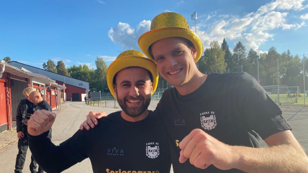 Alla Fares jublar ihop med Markus Hammartång.