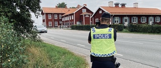 Polisinsats utanför skolor vid terminsstarten – flera blev av med körkortet: "Varannan kör för fort"