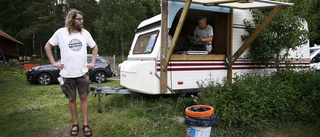 Vi åkte hem till stjärnornas favoritgård: "När den sista kilometern är en grusväg då vet man att det blir en bra spelning..."