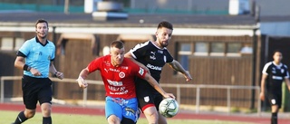 Assyriska sparkar tränare