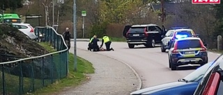 Mannen har anhållits efter dramat vid Hällby skola – polis fick sys med flera stygn i armen