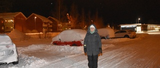 Snöat in på parkeringen • Massiv kritik • "Likadant förra året" 