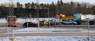 En till sjukhus efter krock på väg 55 vid Stenhagen