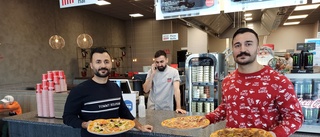 De bjuder utsatta på pizza i jul: "Vet hur tufft det kan vara"