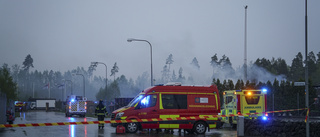 Fortsatta smällar vid fyrverkeribrand