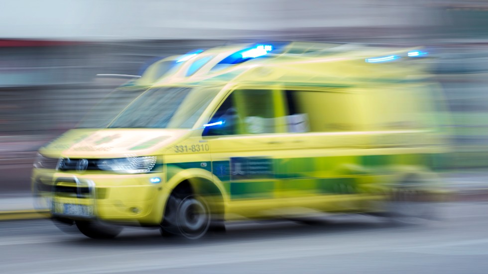 Rapporter om ambulansbrist är återkommande, särskilt under sommaren då det är fler människor på ön.