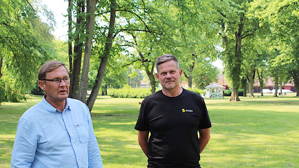 VFAB:s vd Leif Samuelsson och bolagets styrelseordförande Magnus Gustafsson (S) vill gärna att Vadstenaborna kommer med idéer till hur Asylenparken ska bli mer lockande.