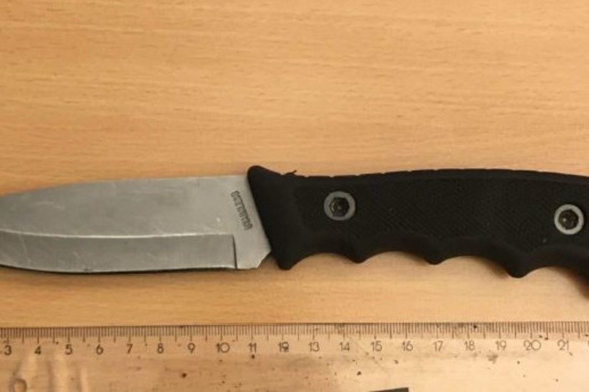 Kniven på bilden är inte från det aktuella tillfället.