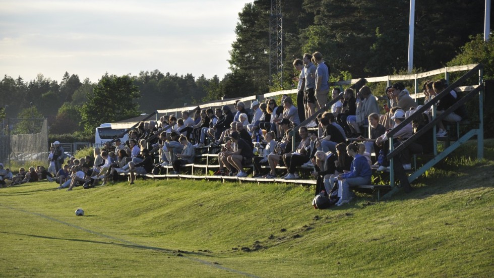 Bälinge IP med publik.