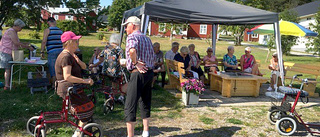 Varmaste sommardagen när Jävres nya träffpunkt invigdes: "Det här ska vara en plats där man bara kan slå sig ner"