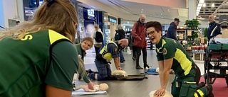 Flashmob i Gränbystaden – till höga discotoner