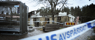 Ännu en ung man misstänks efter förödande skolbranden