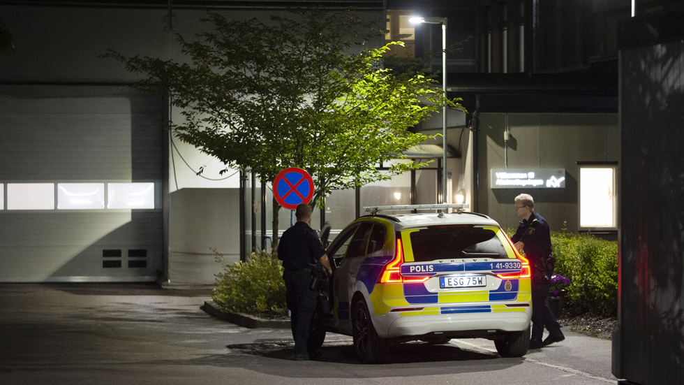 Efter skottlossningen den 29 augusti fördes en skadad man i 30-årsåldern till Nyköpings lasarett. Mannen kunde senare lämna sjukhuset.