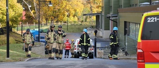 Personal vid Ackis andades in frätande ämne