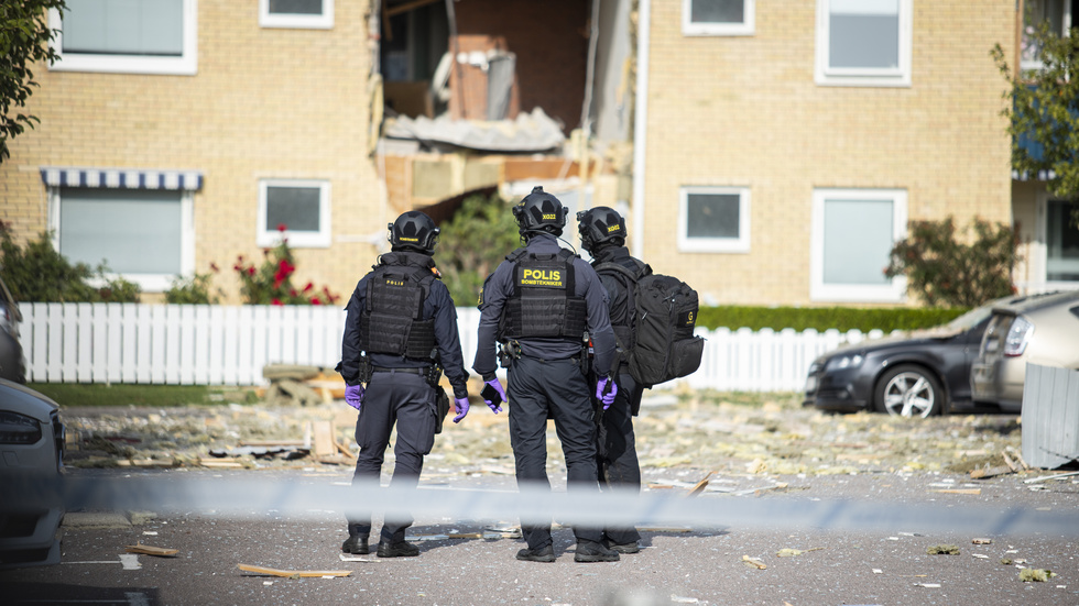 Misstankar riktas nu enligt Sveriges Radios P3 Krim mot den Luleåbo, som sitter häktad för en dödsbringande sprängning i Uppsala, för delaktighet i en sprängning Ekholmen i Linköping två dagar tidigare.