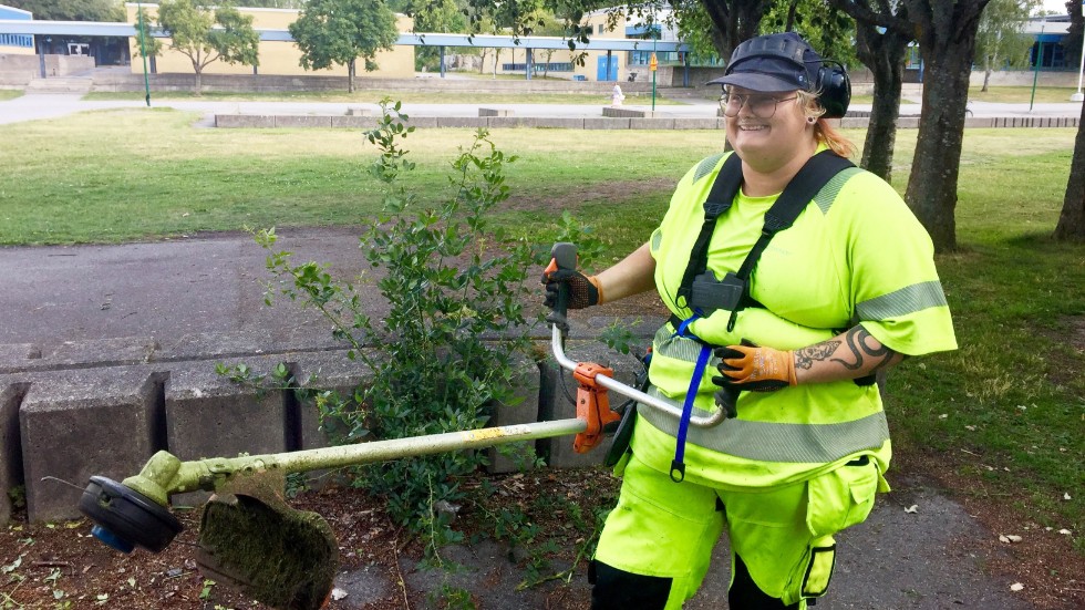 "Det kan bli rätt varmt här", säger Tray Tallberg som jobbar varje vecka runt Ramdalsskolan i Oxelösund.