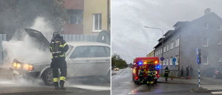 Bil började brinna under färd i Visby