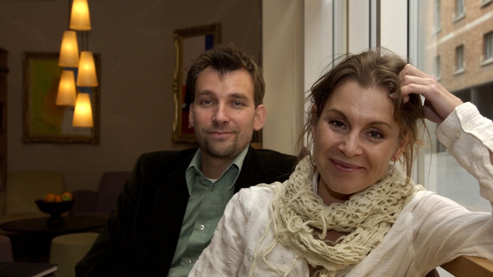 
Anders Widmark och Helen Sjöholm var artistkollegor och vänner. Första samarbetet skedde för över 20 år sedan med albumet "Genom varje andetag".