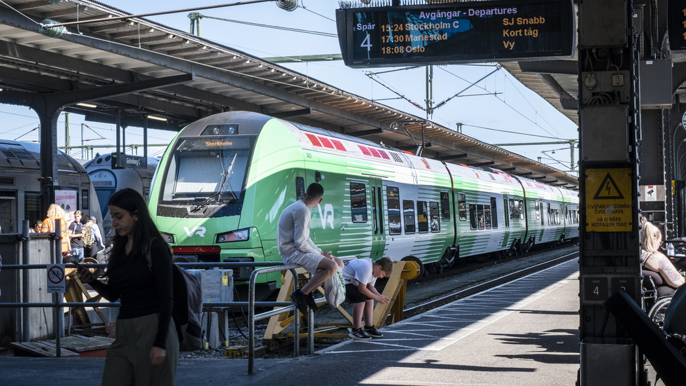 Bolaget VR (tidigare MTRX) slutar att göra uppehåll i både Katrineholm och Södertälje i december. 