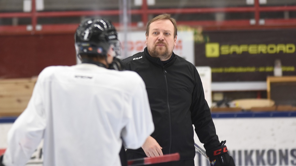Nico Surenkin, tränare i Kiruna IF, ger sin syn på varför man valde att anmäla Filip Westermark från Clemensnäs.
