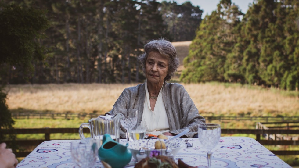 "Grandmother" handlar om en farmor som gör allt en farmor inte ska göra. Hon super, röker gräs och har haft ett spännande liv.