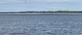 ”Mayday” från segelbåt • Stor räddningsinsats kallades ut • Fick vinscha upp mannen från båten