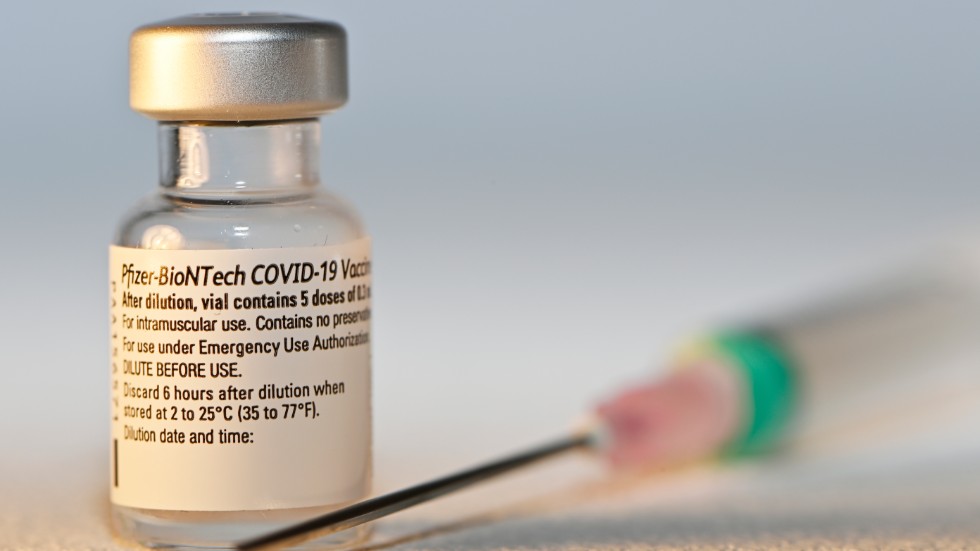 Vaccinationerna i regionerna börjar trappas upp ytterligare, även om kritik mot att alla doser inte används finns. Arkivbild.