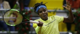 Elias Ymer fast i hård karantän